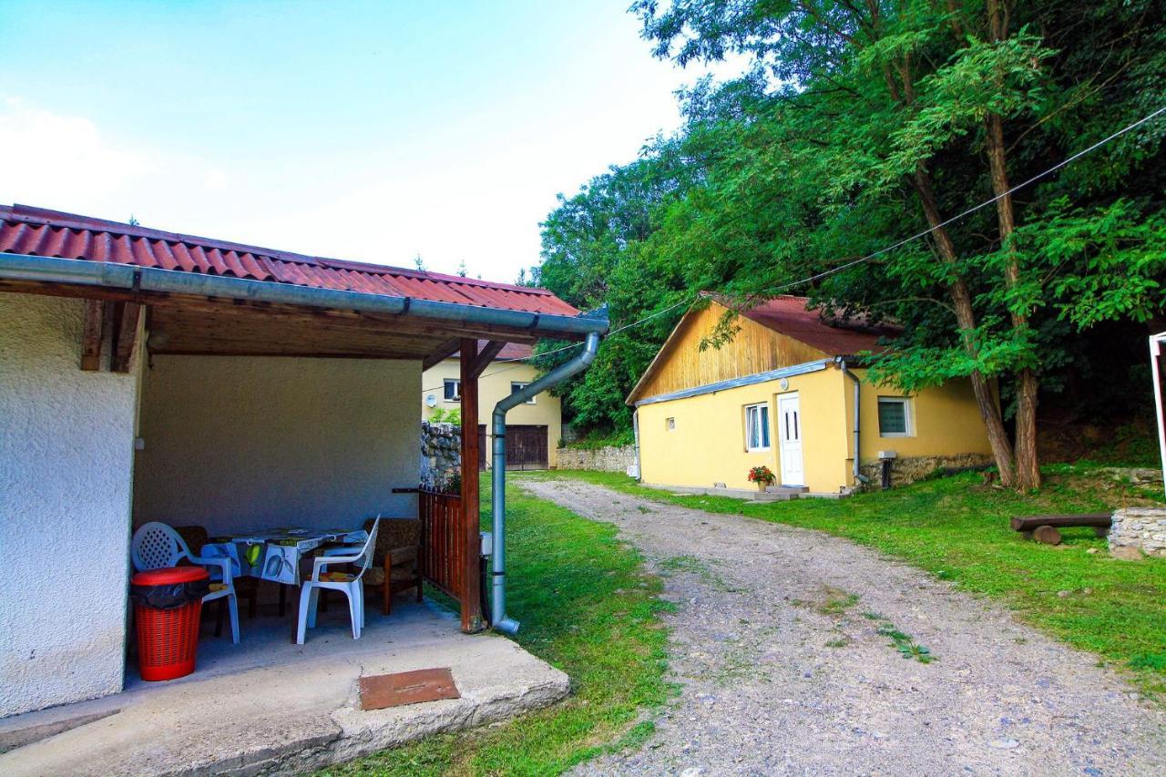 Horváth Vendégház Monosbel Exterior foto